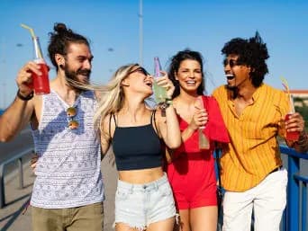 Cómo vestirse para salir de fiesta en Ibiza (sin parecer un guiri despistado)