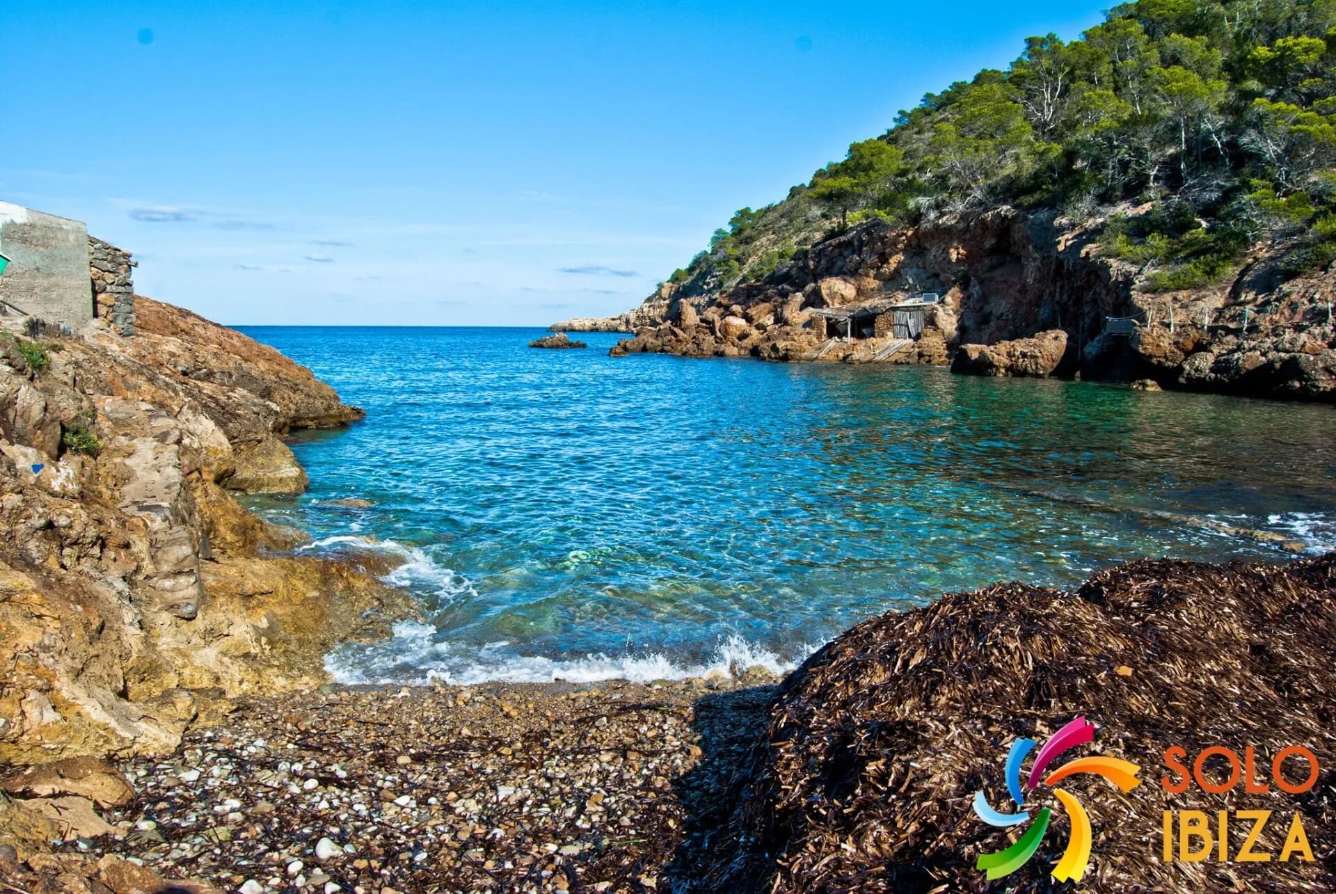 Explorando las Calas Más Impresionantes de Ibiza